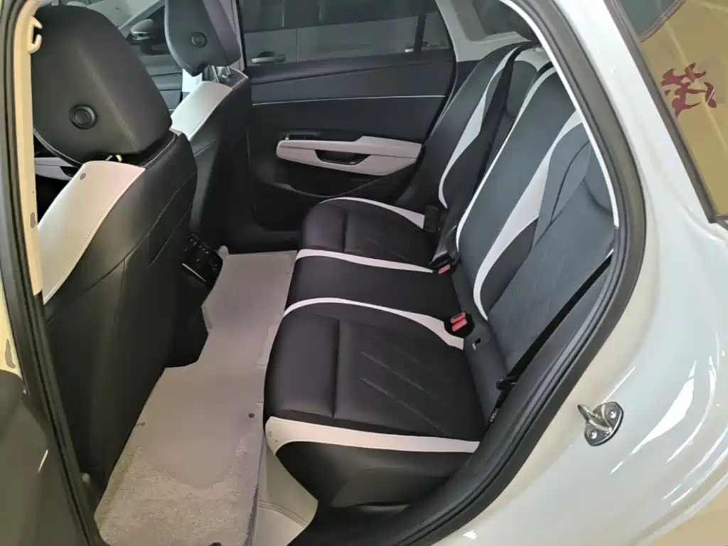 Volkswagen Sagitar — миниатюра 17