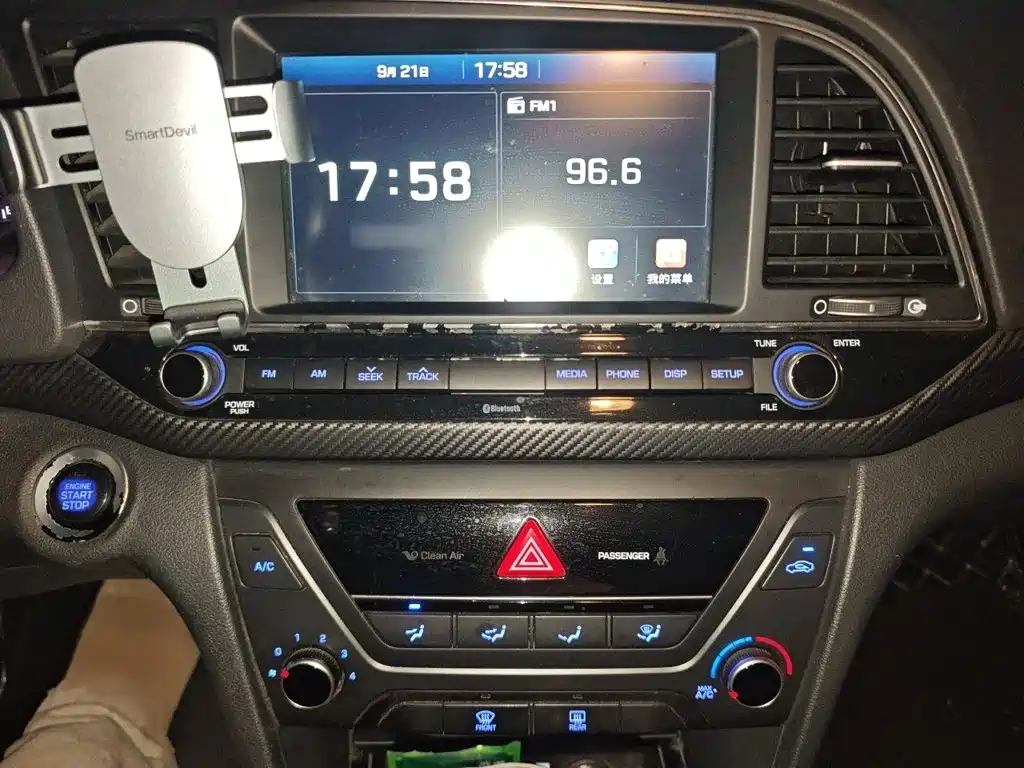 Hyundai Elantra — миниатюра 6