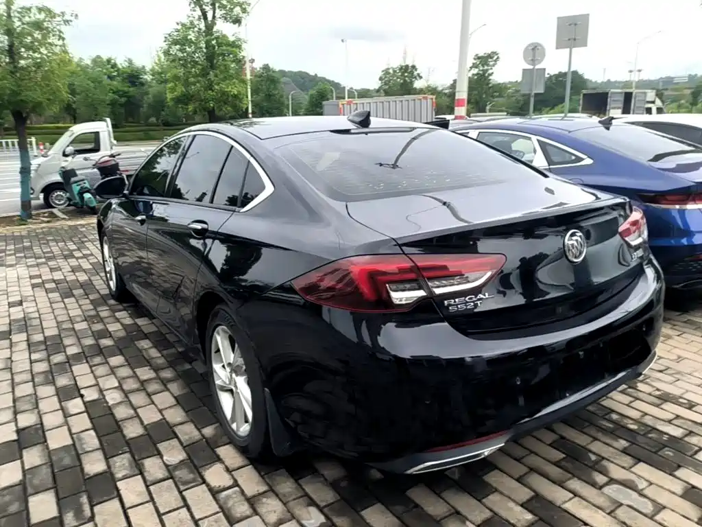 Buick Regal — миниатюра 5