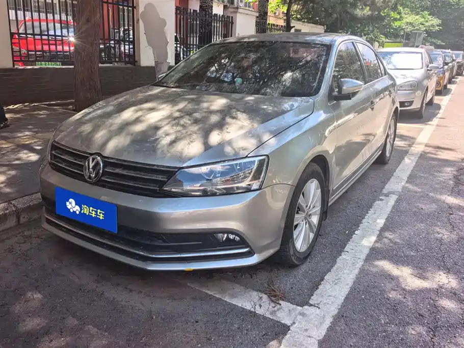 Volkswagen Sagitar 2015