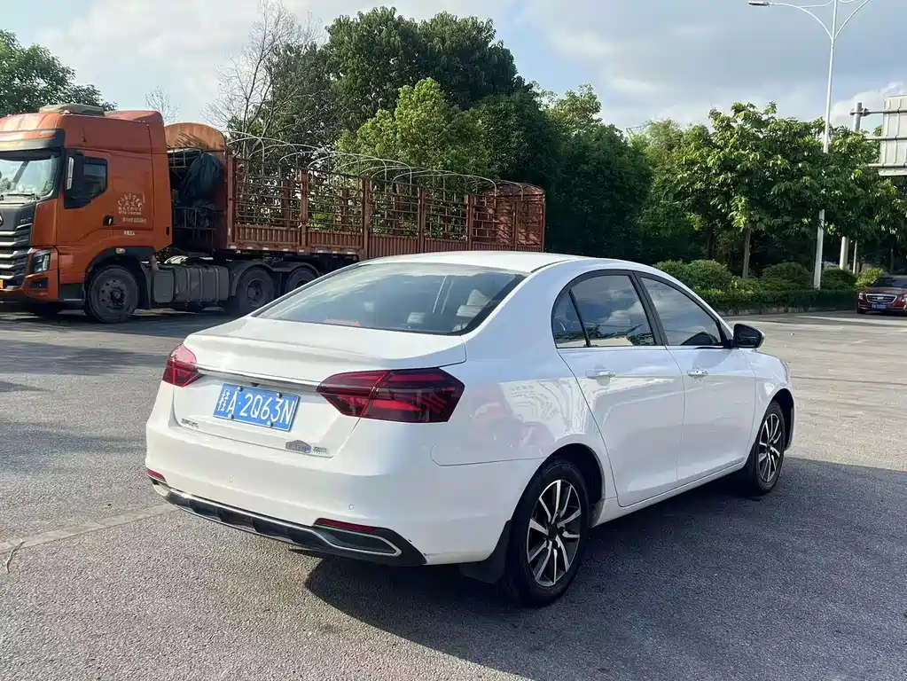 Geely Emgrand — миниатюра 7