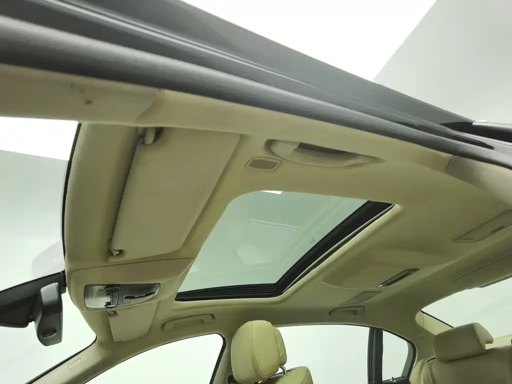 BMW 7 Series — миниатюра 14