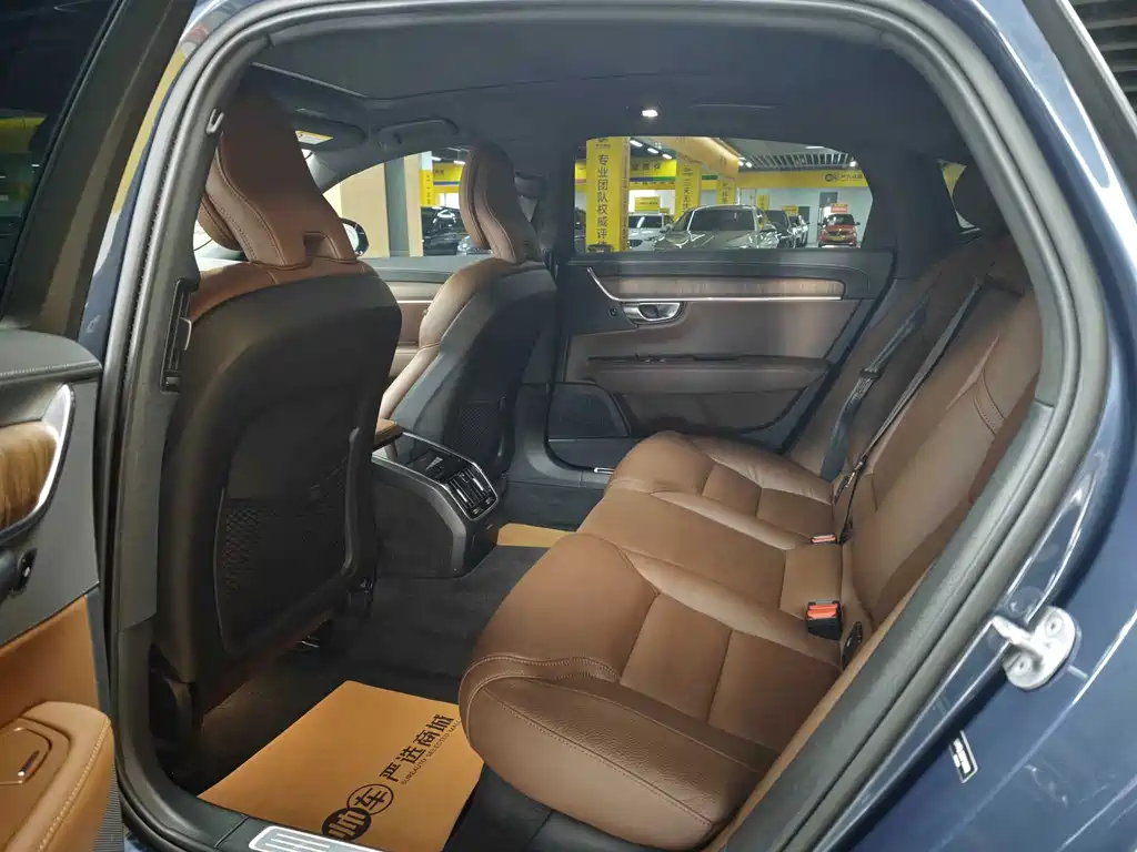 Volvo S90 — миниатюра 9