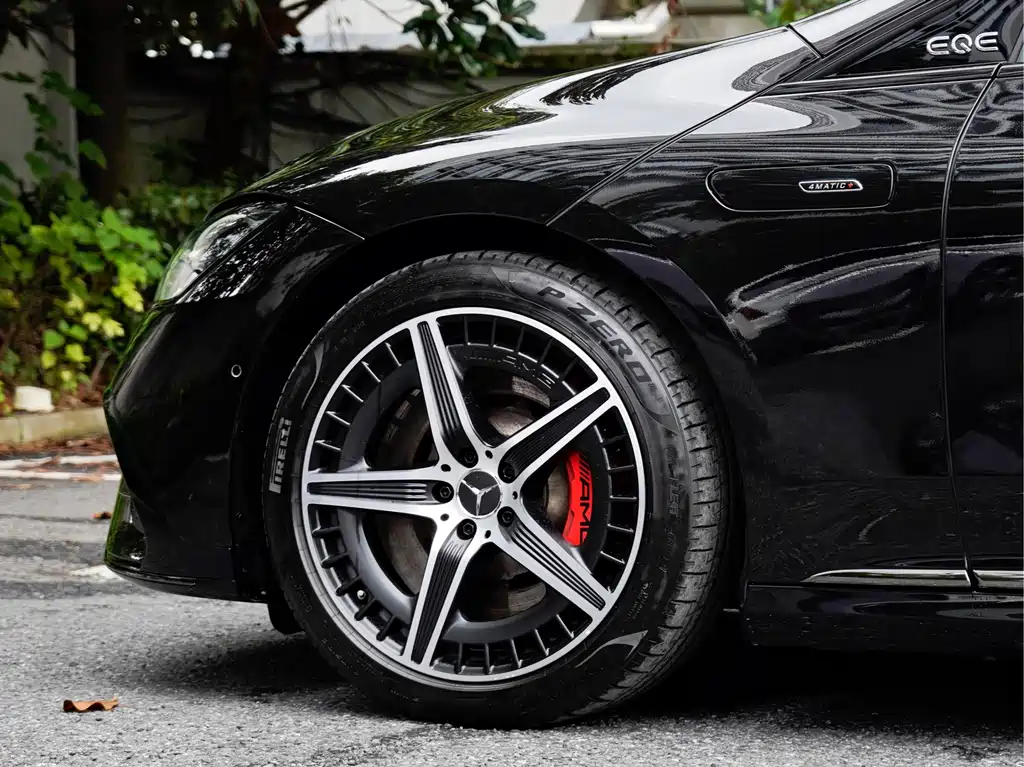 Mercedes-Benz EQE AMG — миниатюра 7