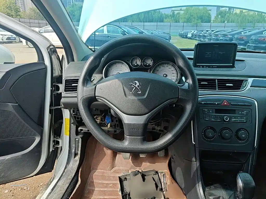 Peugeot 308 — миниатюра 15