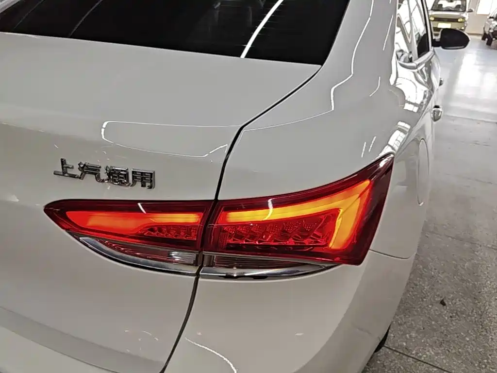 Buick Excelle — миниатюра 8