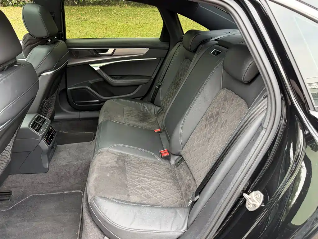 Audi A6L — миниатюра 12