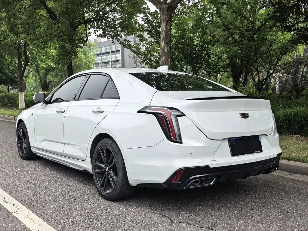Cadillac CT4 2020 28T Fashion