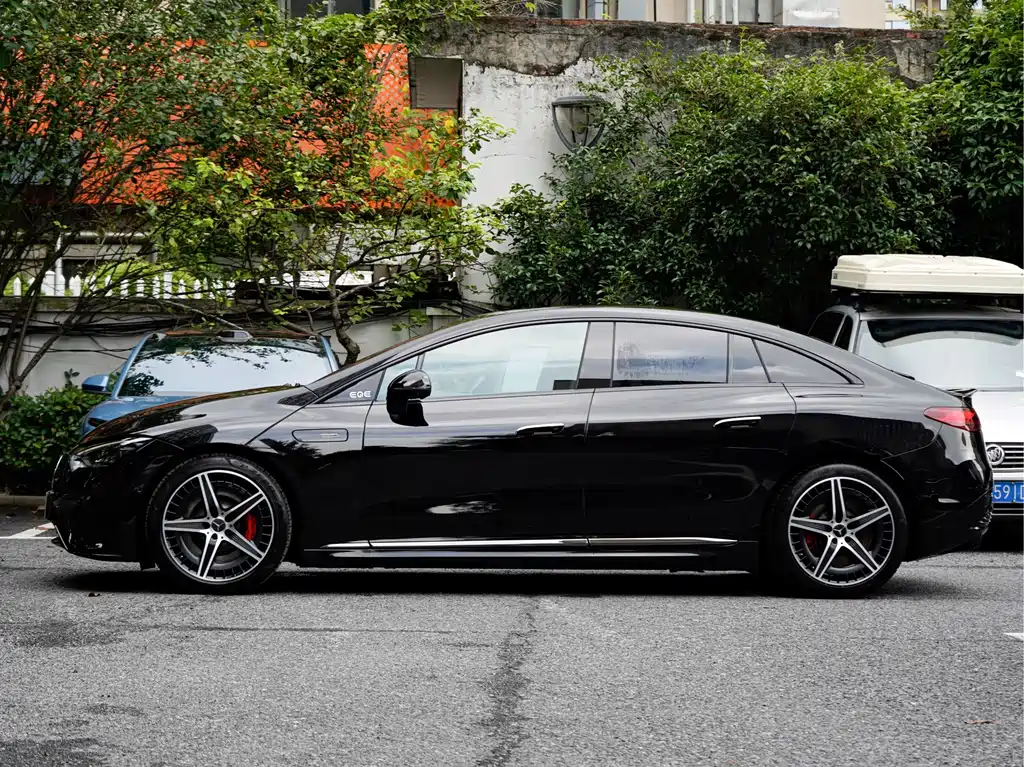 Mercedes-Benz EQE AMG — миниатюра 3