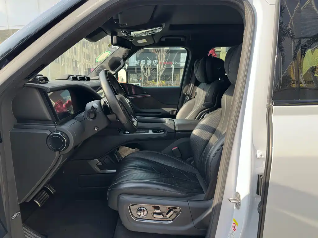 Yangwang U8 2023 Luxury