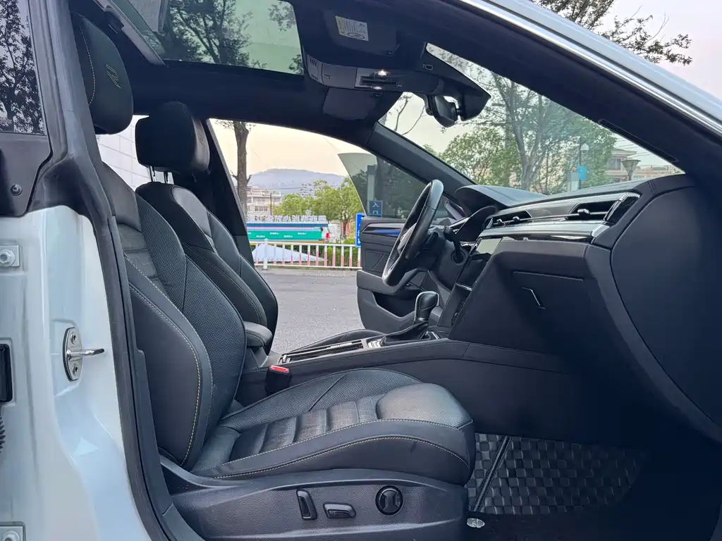 Volkswagen CC — миниатюра 11