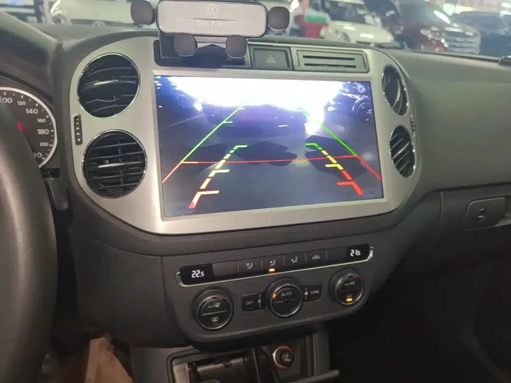 Volkswagen Tiguan — миниатюра 13