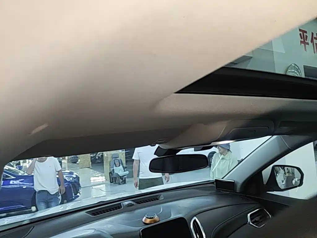 Chevrolet Equinox — миниатюра 18