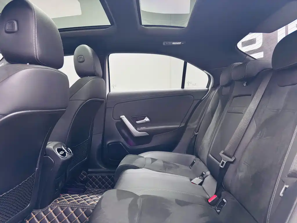 Mercedes-Benz A-Class — миниатюра 10