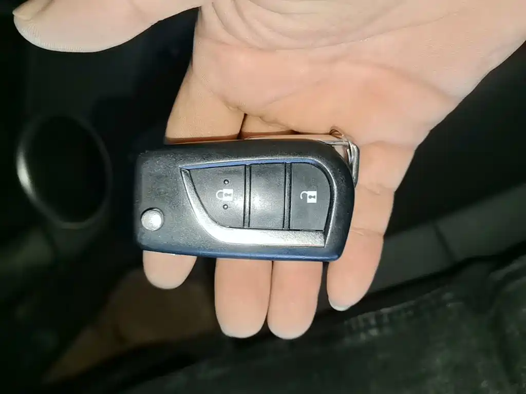 Toyota RAV4 — миниатюра 9