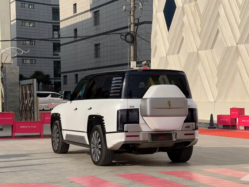 Yangwang U8 2023 Luxury