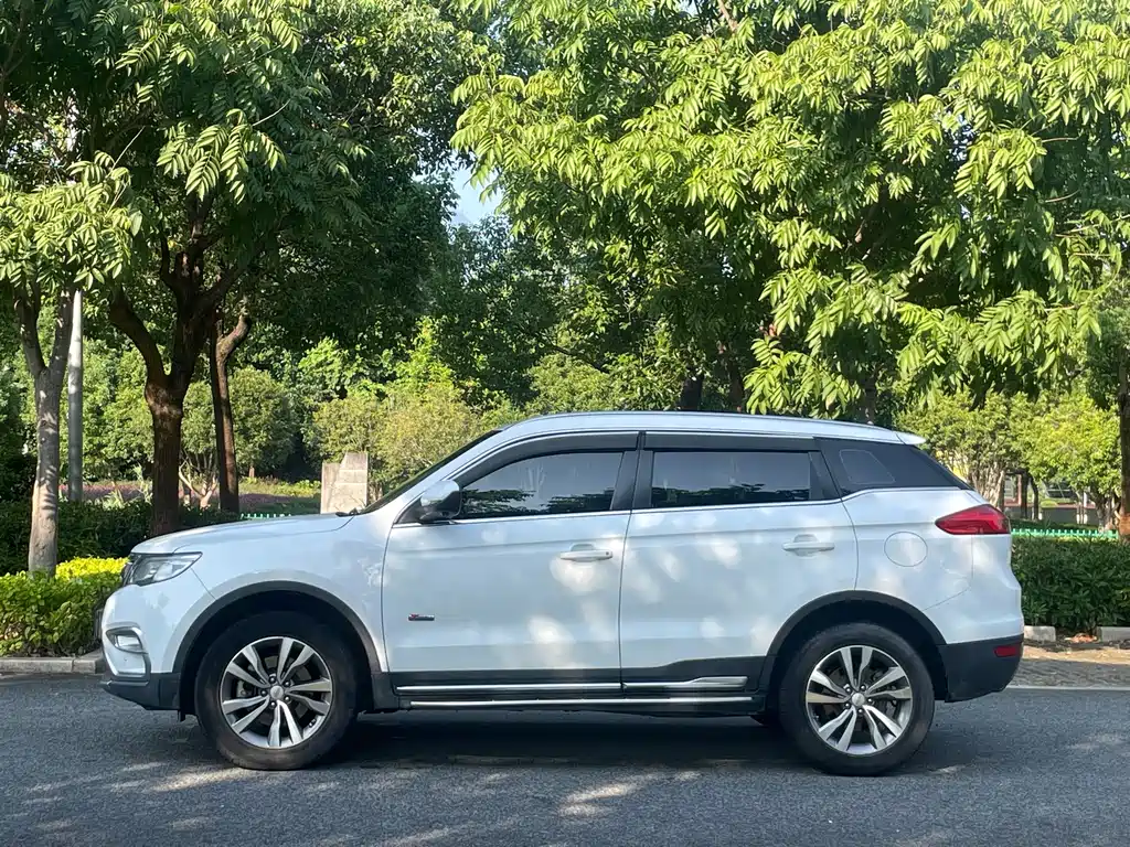 Geely Boyue — миниатюра 10