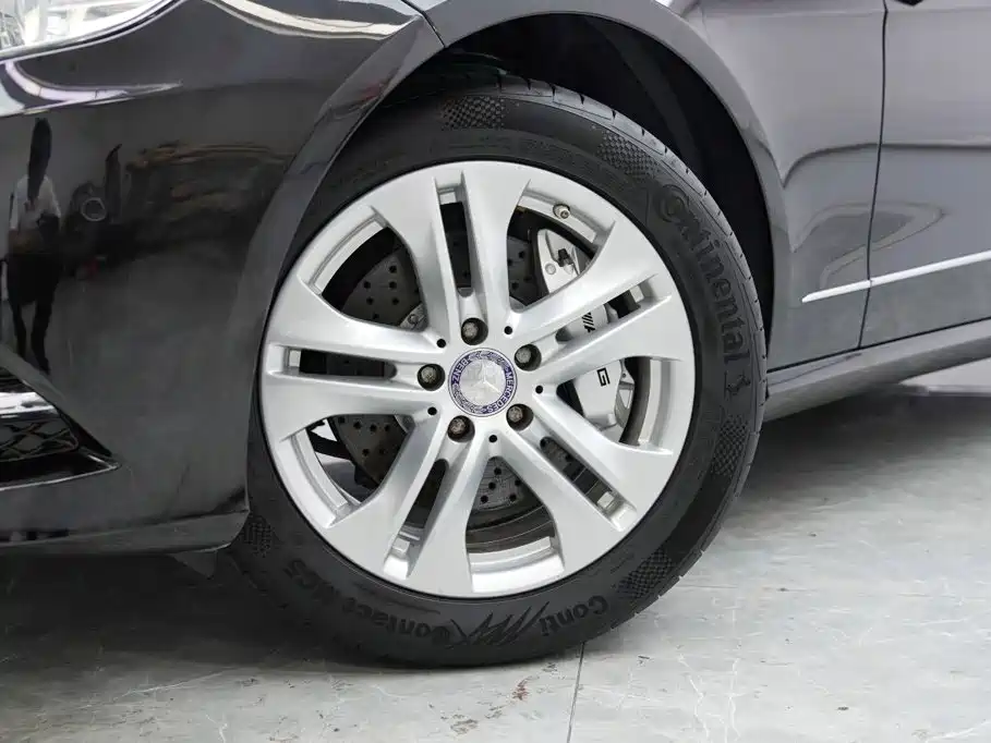 Mercedes-Benz E-Class — миниатюра 2