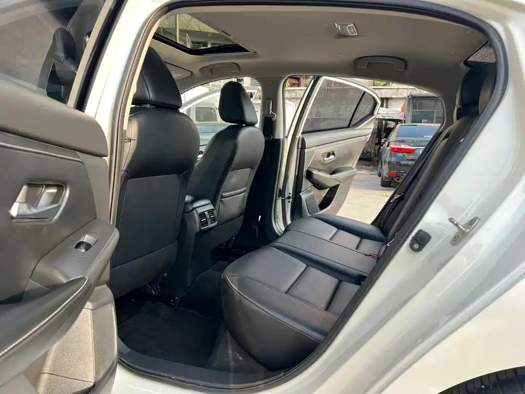Nissan Sylphy — миниатюра 6