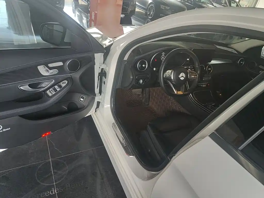 Mercedes-Benz C-Class — миниатюра 16