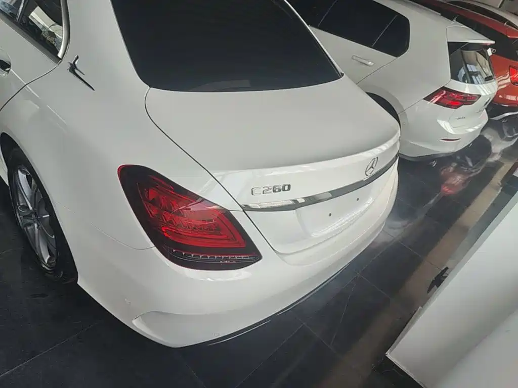 Mercedes-Benz C-Class — миниатюра 6