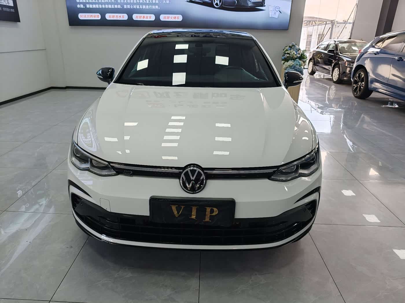 Volkswagen Golf 1.4 л 2022 г. Белый, пробег 34100 км