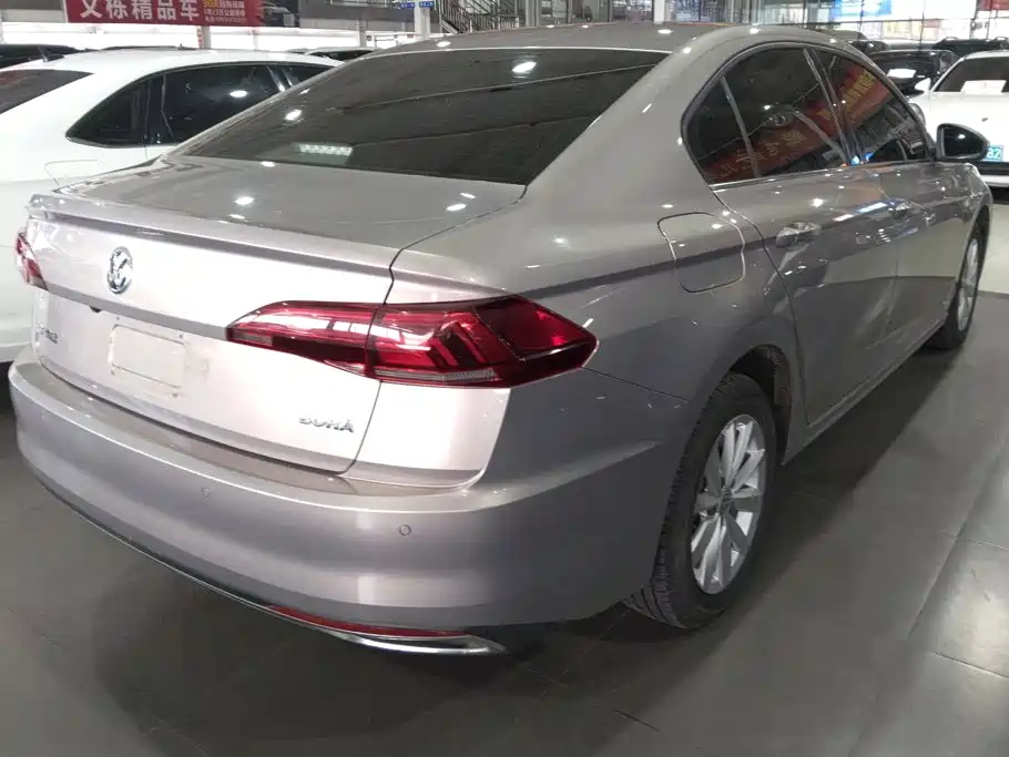 Volkswagen Bora — миниатюра 3