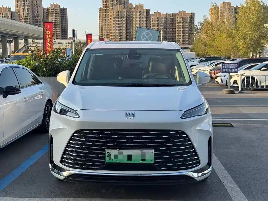 Buick GL8 Hybrid — миниатюра 2
