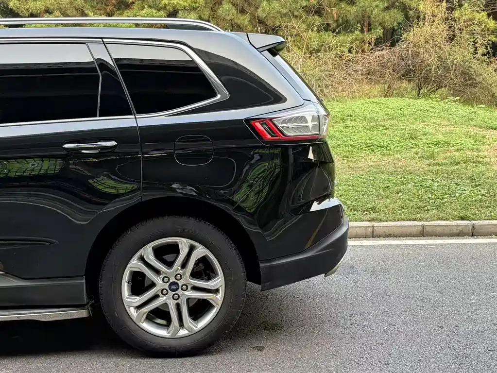 Ford Edge — миниатюра 13