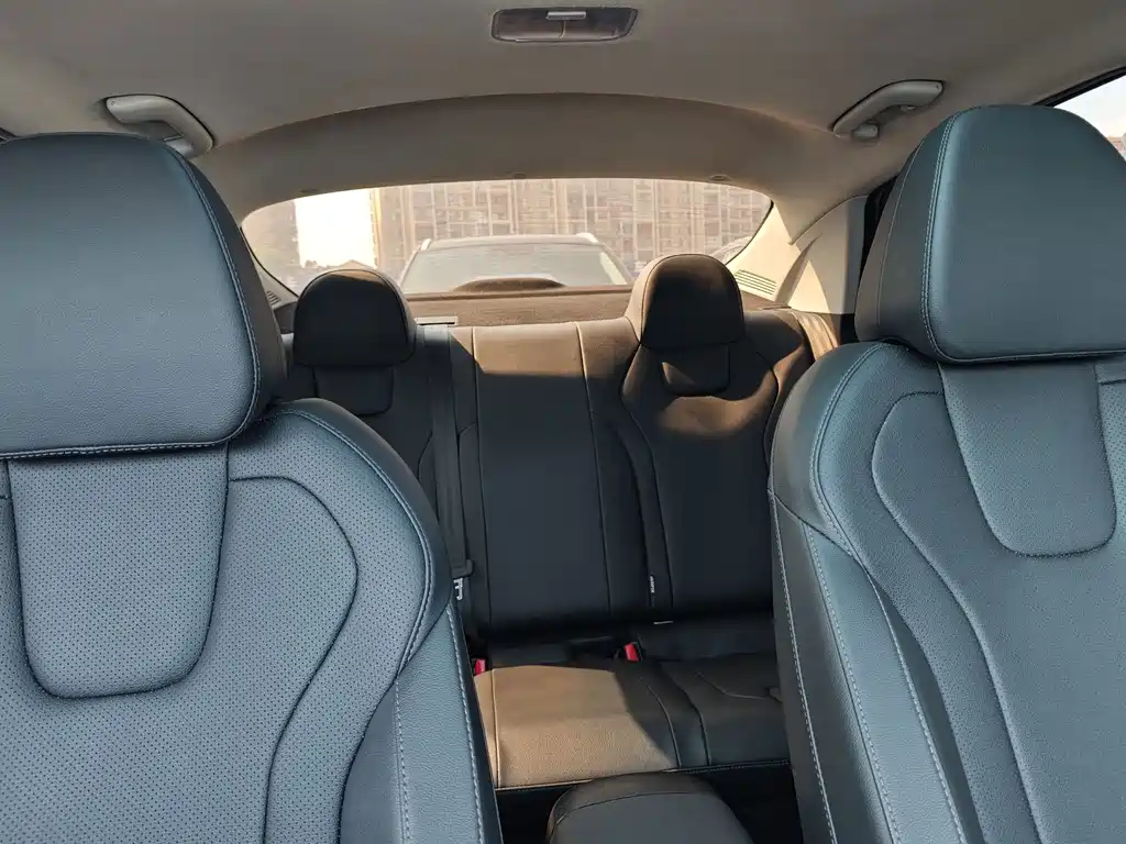 Hyundai Elantra — миниатюра 11