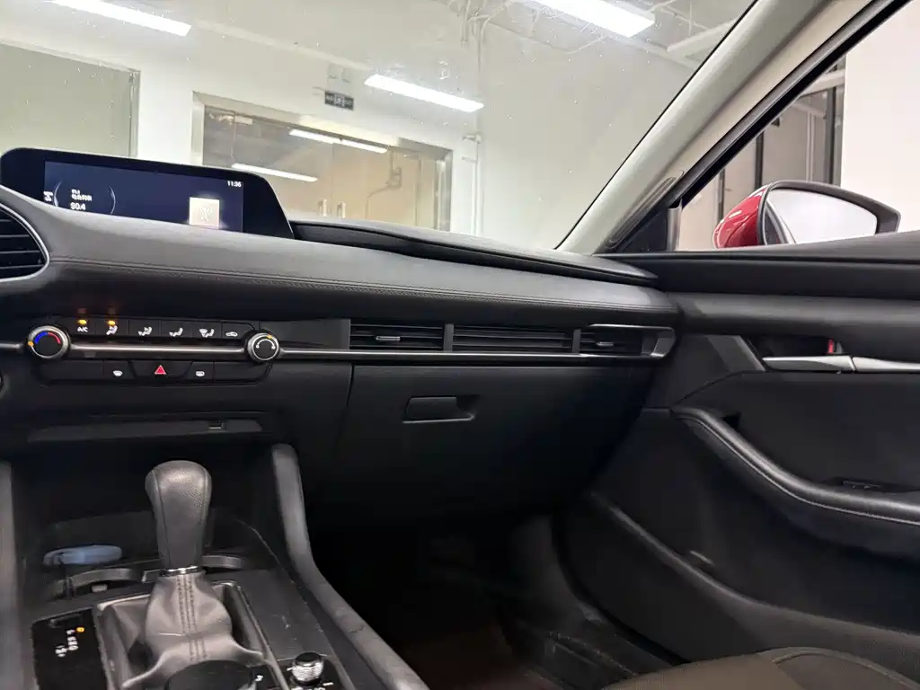 Mazda 3 Axela — миниатюра 19