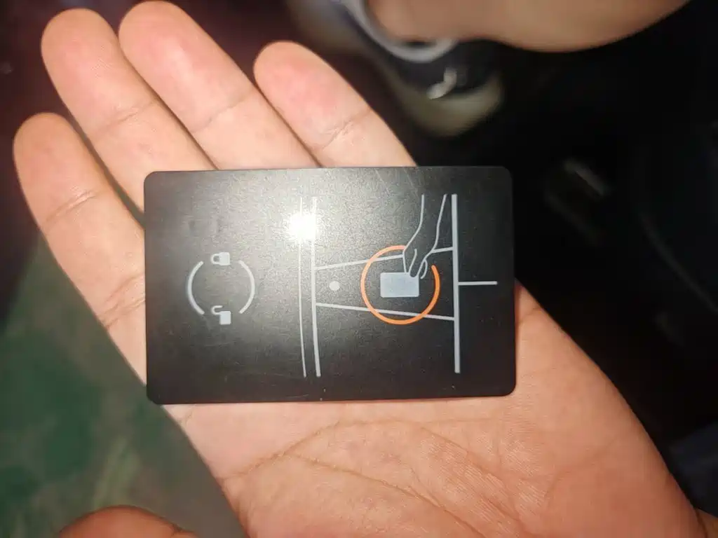 Tesla Model 3 — миниатюра 9