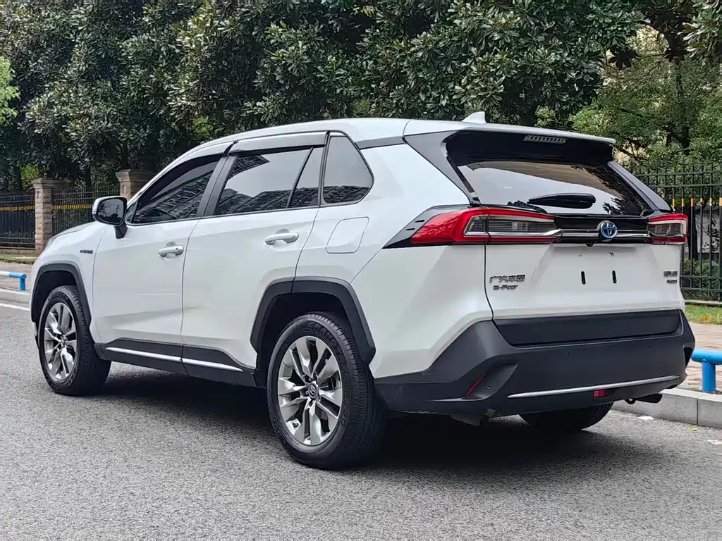 Toyota Wildlander — миниатюра 7