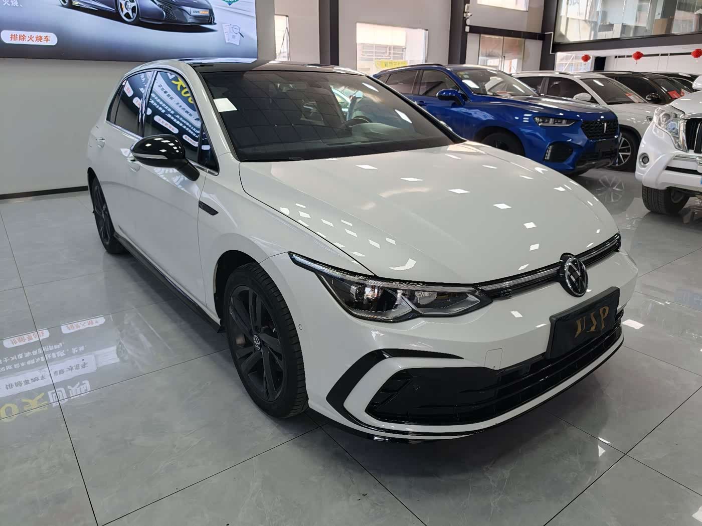 Volkswagen Golf 1.4 л 2022 г. Белый, пробег 34100 км