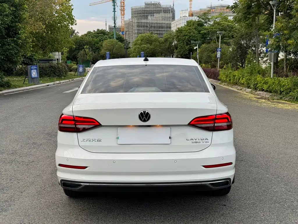 Volkswagen Lavida — миниатюра 5