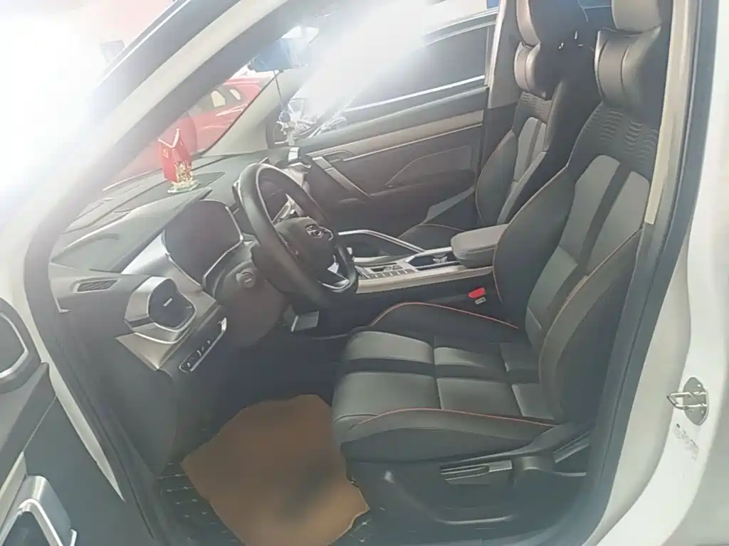 Geely Binyue — миниатюра 15