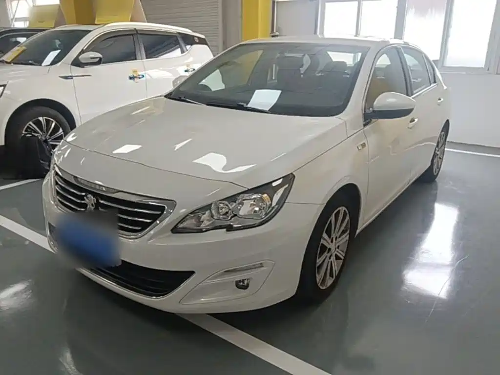 Peugeot 408 2015 1.2T AT Luxury