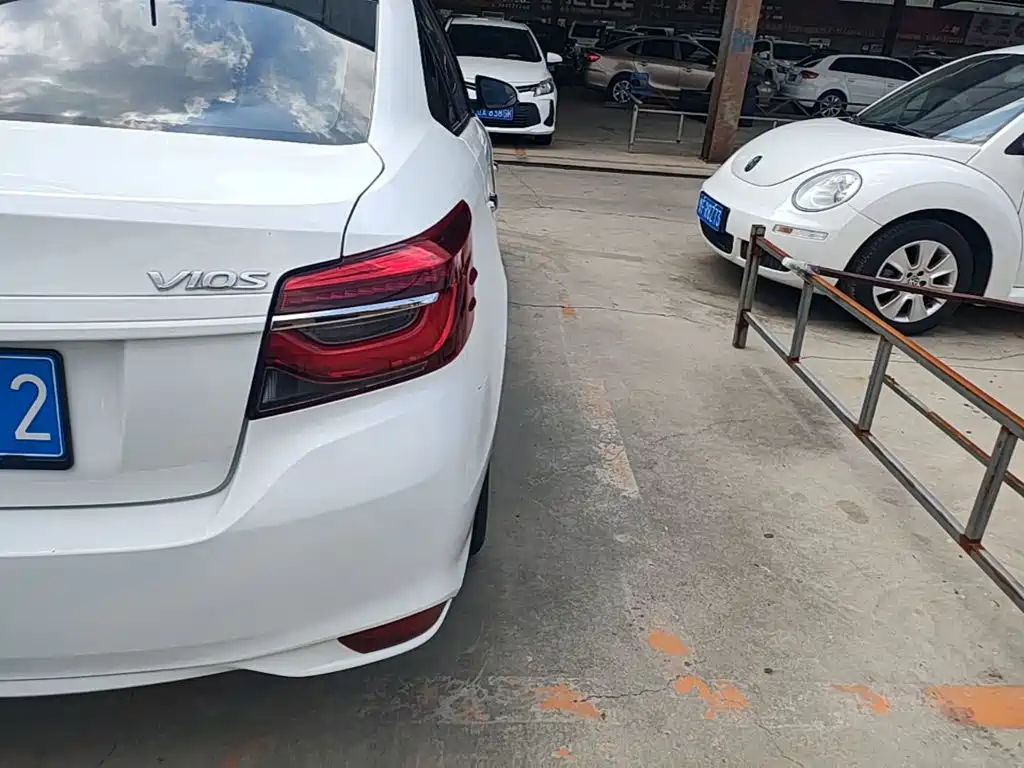 Toyota Vios — миниатюра 8