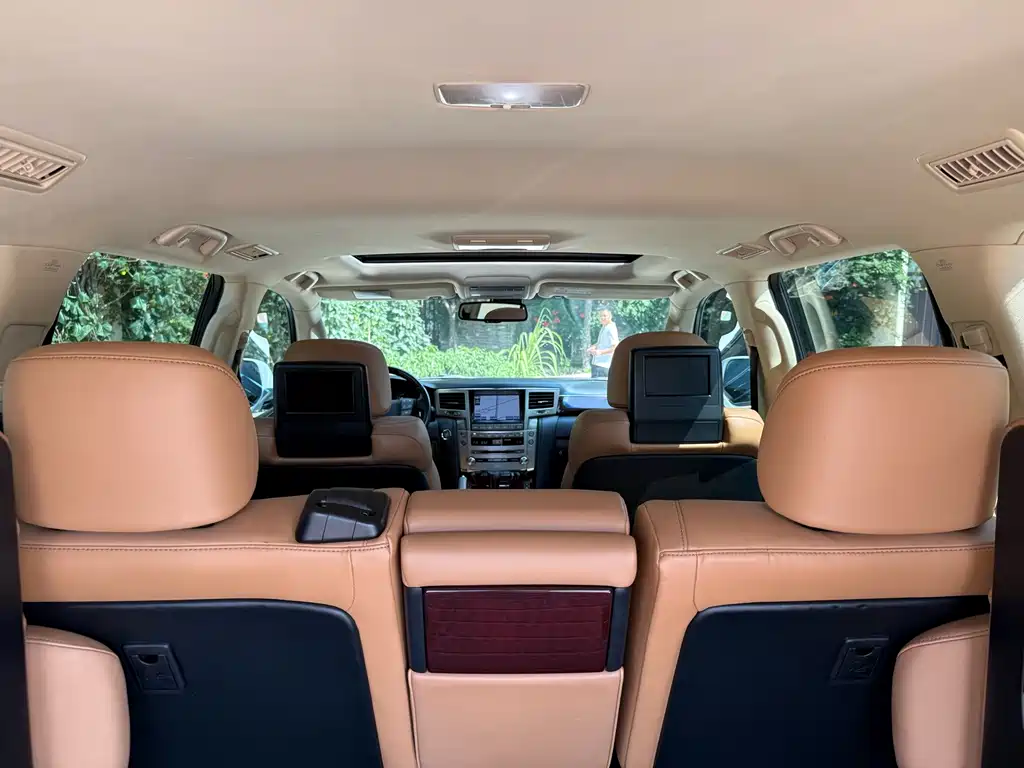 Lexus LX — миниатюра 16