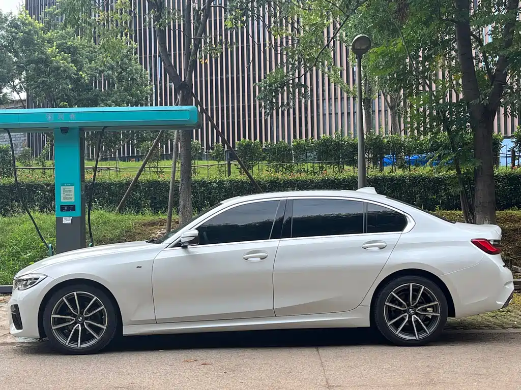 BMW 3 Series — миниатюра 4