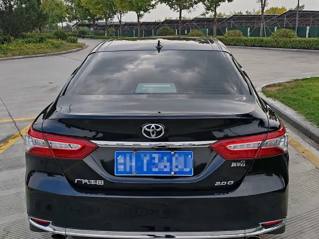 Toyota Camry — миниатюра 3