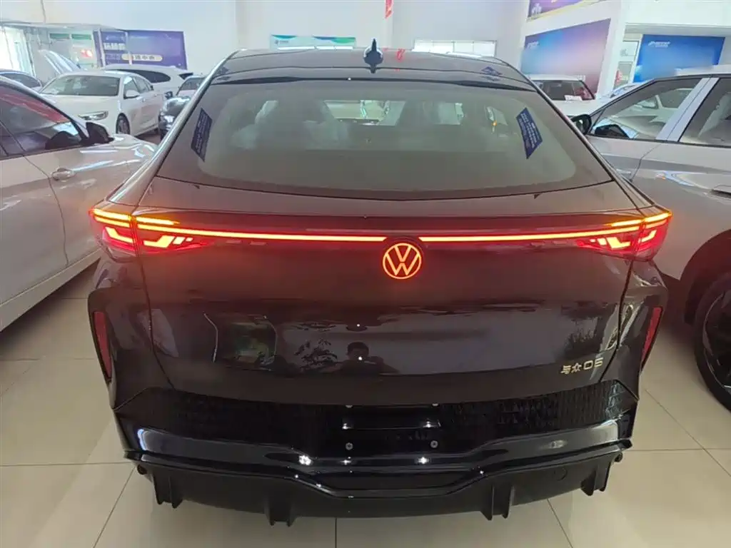 Volkswagen 06 2025 Pure