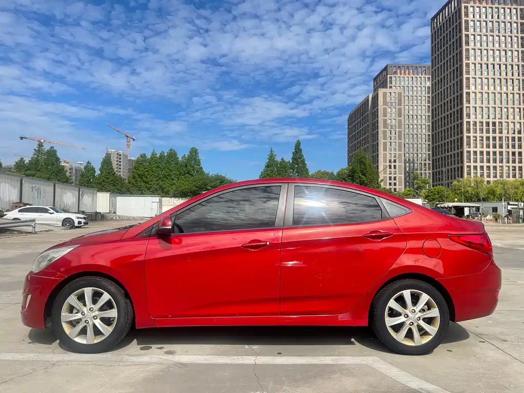 Hyundai Verna — миниатюра 4