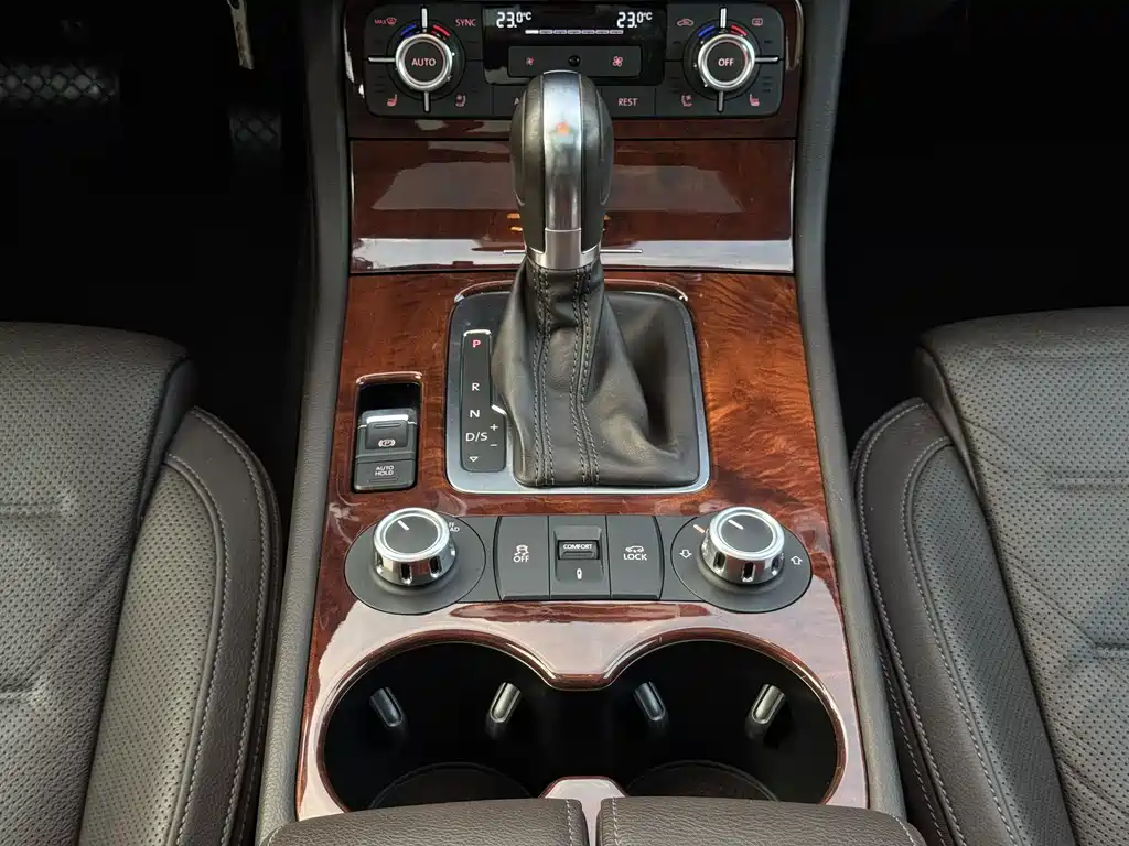 Volkswagen Touareg — миниатюра 14