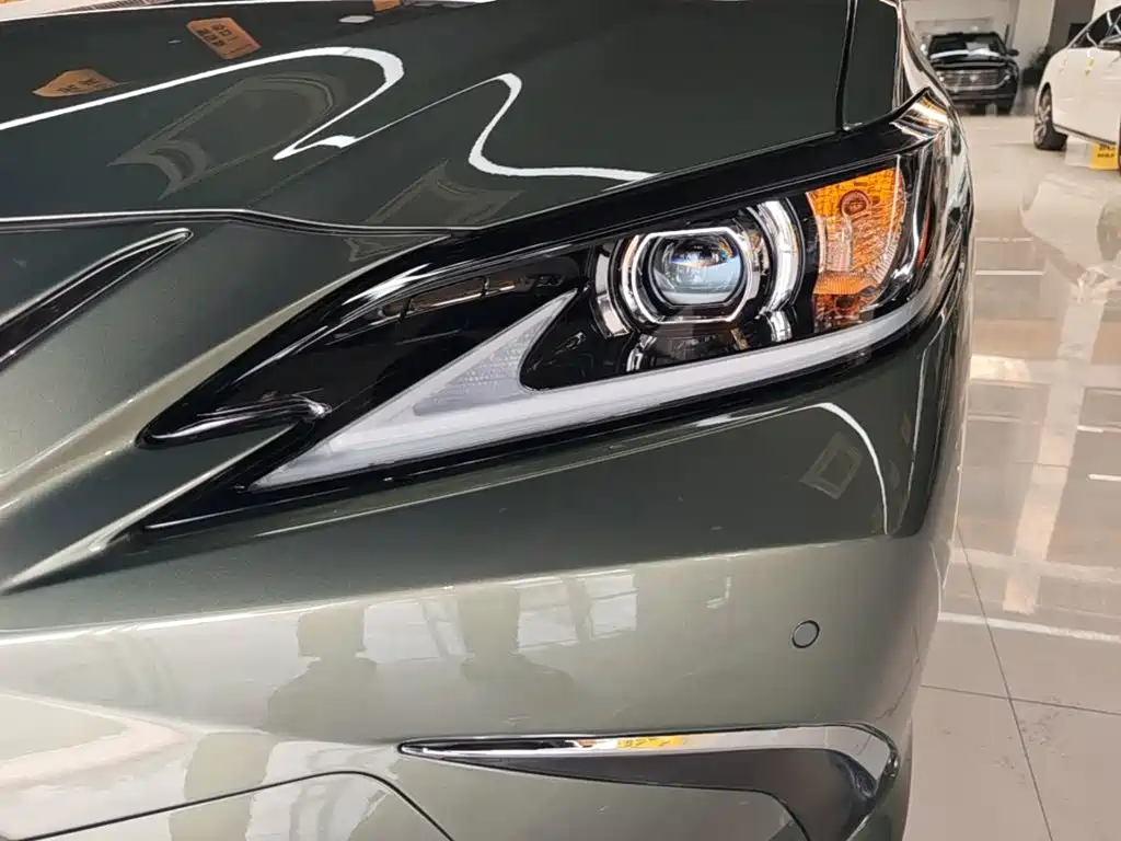 Lexus ES — миниатюра 24
