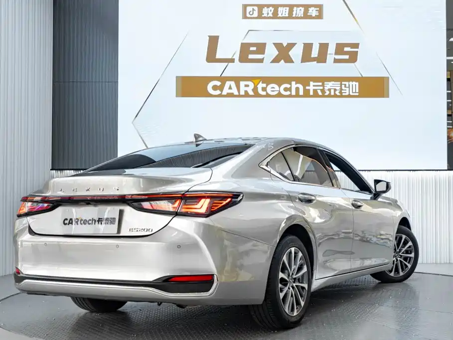 Lexus ES — миниатюра 7