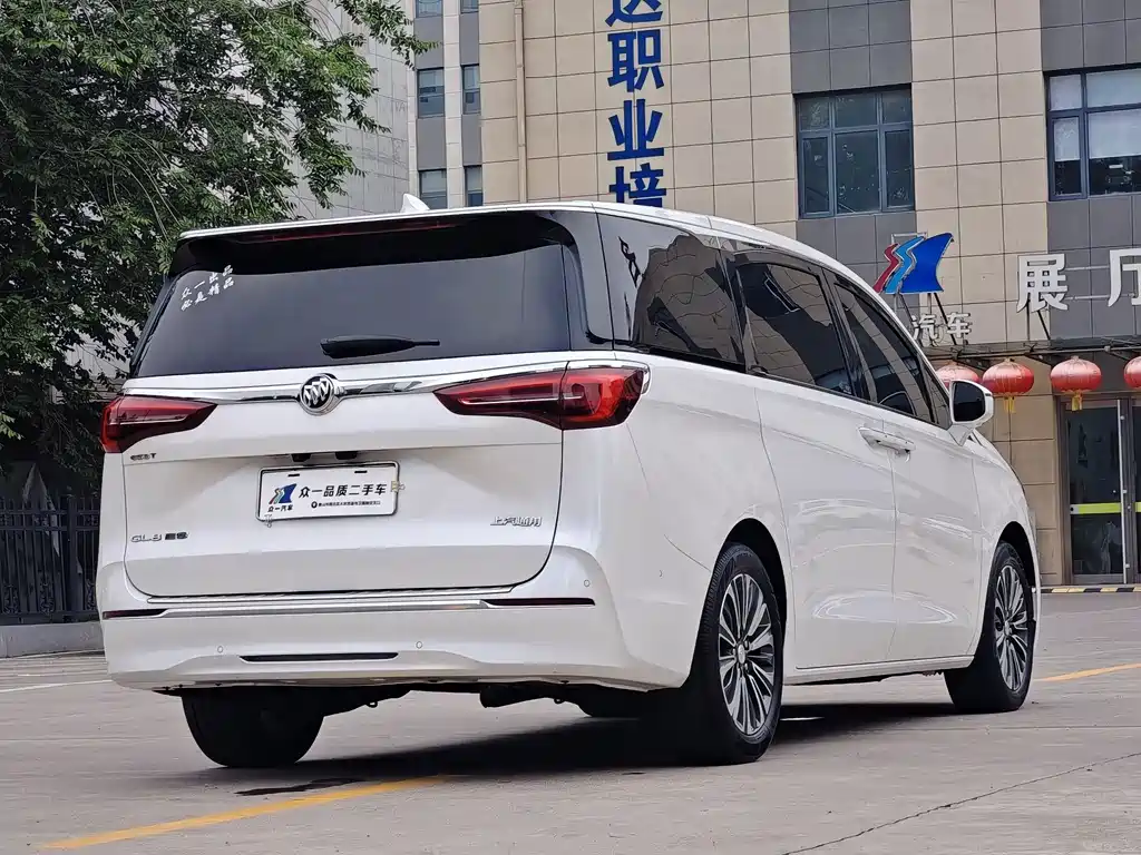 Buick GL8 — миниатюра 7