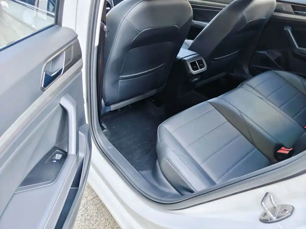 Volkswagen Lavida — миниатюра 12