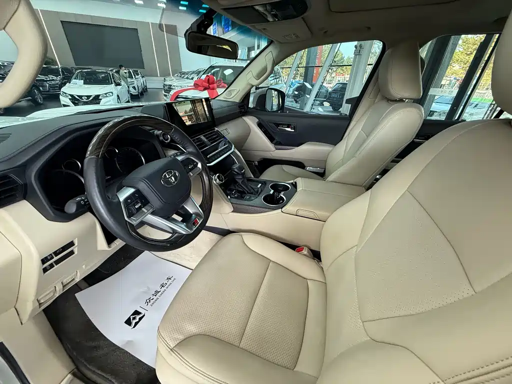 Toyota Land Cruiser — миниатюра 4
