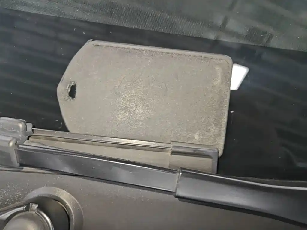 Tesla Model Y — миниатюра 9